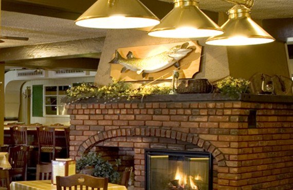 Gananoque Inn & Spa - Muskie Jacke's Tap and Grill