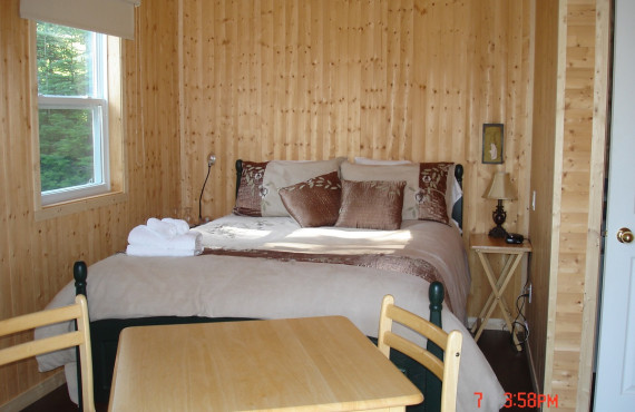 Chambre avec salle de bain privée Chambre avec salle de bain privée
