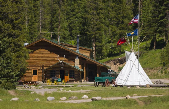 4-guest-ranch-320.jpg 4-guest-ranch-320.jpg