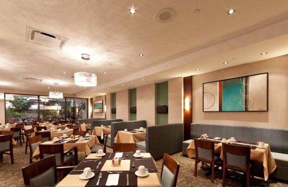 4-holliday-inn-mtl-airport 4-holliday-inn-mtl-airport