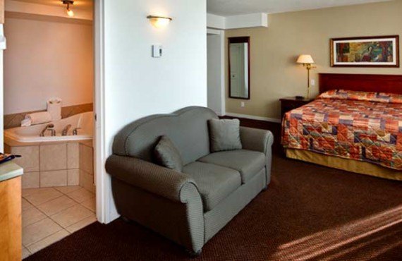 4-les-suites-labelle-mtl-ch-suite-junior 4-les-suites-labelle-mtl-ch-suite-junior