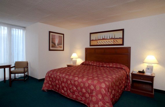 4-midtown-hotel-ch-queen 4-midtown-hotel-ch-queen