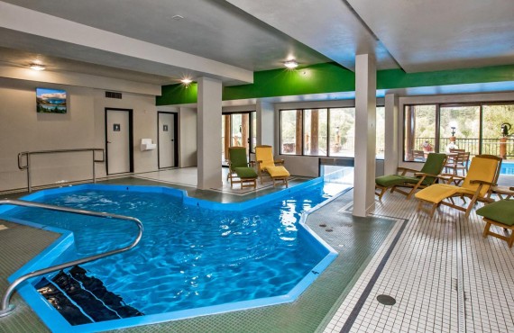 Piscine intérieure Piscine intérieure