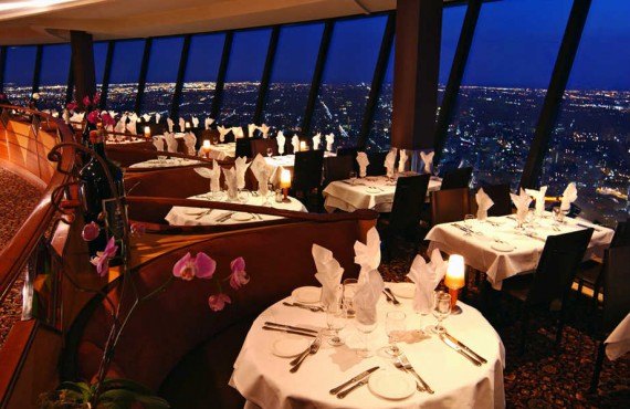 4-restaurant-360-tour-cn-toronto.jpg 4-restaurant-360-tour-cn-toronto.jpg