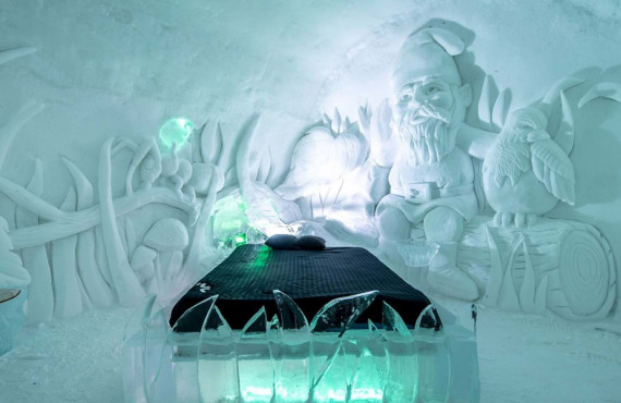 Suite thématique; les sculptures de glace Suite thématique; les sculptures de glace