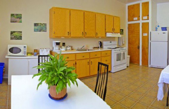 Auberge La Petite École - Cuisine, salle à manger Auberge La Petite École - Cuisine, salle à manger