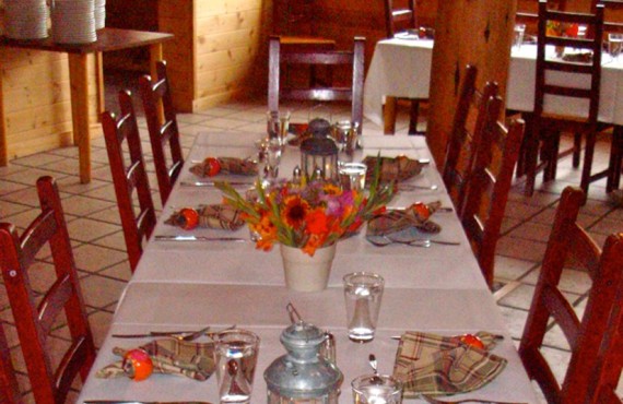 Auberge Logpile - Salle à manger Auberge Logpile - Salle à manger