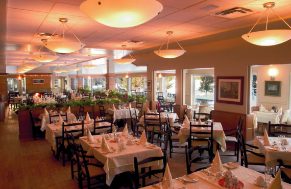 Salle à manger de l'auberge Salle à manger de l'auberge