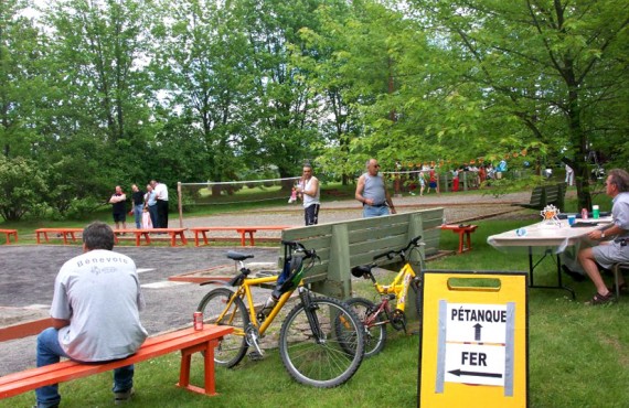 Camping Amqui - Pétanque, Fer Camping Amqui - Pétanque, Fer