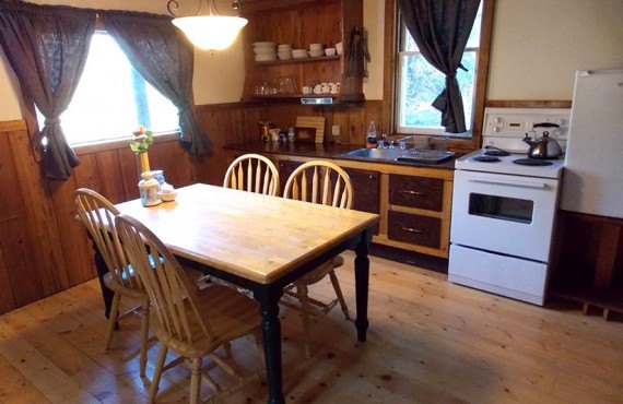 Chalet du Ranch Beaverfoot - Cuisine - Chalet-1 Chalet du Ranch Beaverfoot - Cuisine - Chalet-1