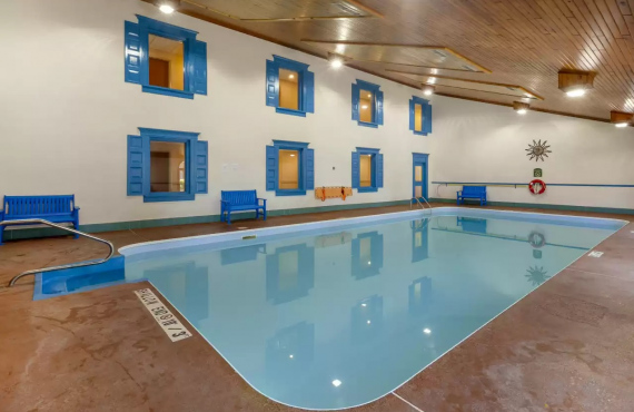 Piscine intérieure Piscine intérieure