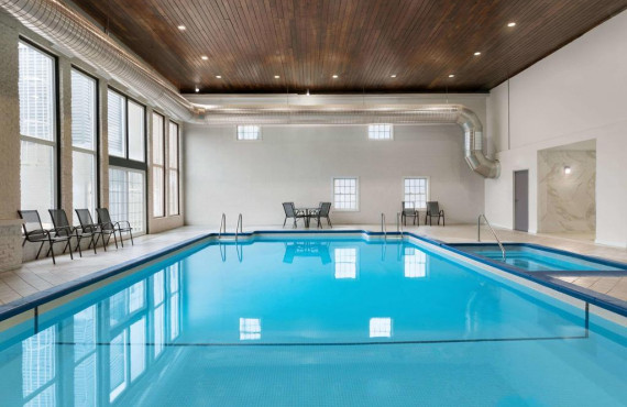 Piscine intérieure Piscine intérieure