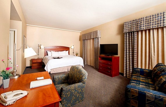 5-hampton-inn-north-conway-suite 5-hampton-inn-north-conway-suite