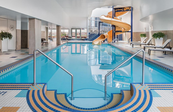 Piscine intérieure Piscine intérieure