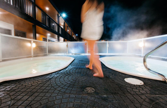 2 jacuzzis extérieurs 2 jacuzzis extérieurs
