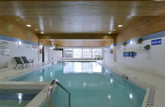 Piscine intérieure Piscine intérieure