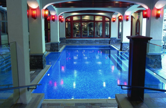 Piscine intérieure Piscine intérieure