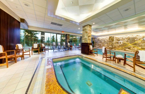 Piscine interieure