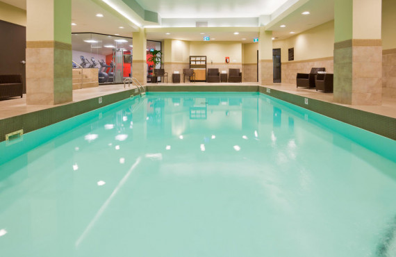 Piscine intérieure Piscine intérieure