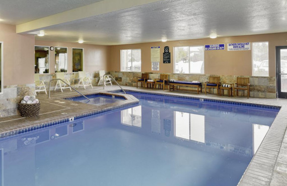 Piscine intérieure Piscine intérieure