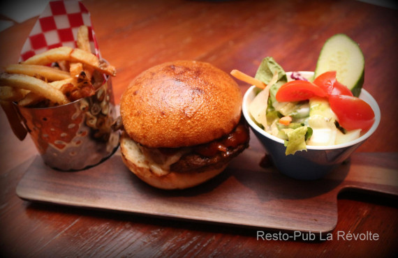 Burger - Resto La Révolte Burger - Resto La Révolte