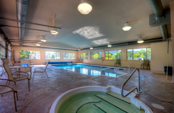 Piscine et bain remous Piscine et bain remous