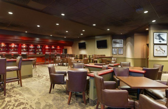 Coast Plaza Calgary - Barrington's Lounge Coast Plaza Calgary - Barrington's Lounge
