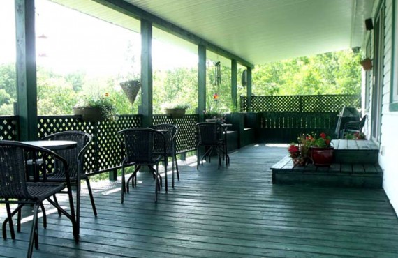 6-gite-de-la-petite-chute-terrasse 6-gite-de-la-petite-chute-terrasse