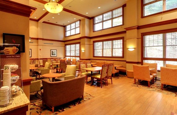 6-hampton-inn-north-conway-salle-manger 6-hampton-inn-north-conway-salle-manger