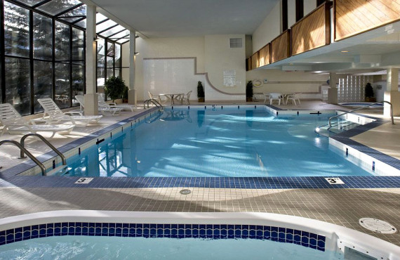 Piscine intérieure Piscine intérieure