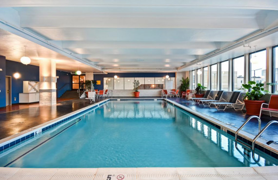 Piscine intérieure Piscine intérieure