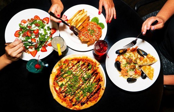 6-lake-louise-inn-repas 6-lake-louise-inn-repas