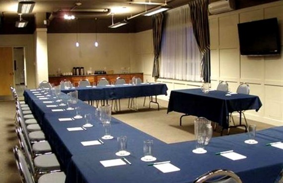 6-les-suites-labelle-mtl-salle-reunion 6-les-suites-labelle-mtl-salle-reunion
