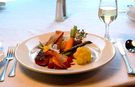 6-manoir-baie-comeau-repas 6-manoir-baie-comeau-repas