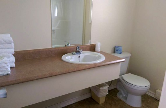 6-motel-chalet-baie-gaspe-sdb 6-motel-chalet-baie-gaspe-sdb