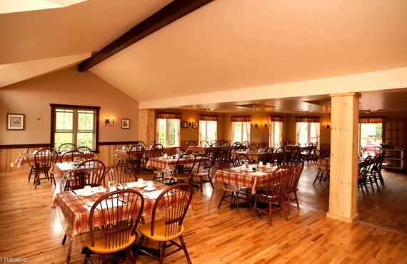 Salle à manger de la Pourvoirie Salle à manger de la Pourvoirie