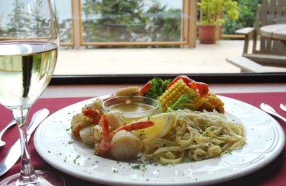 6-pourvoirie-tsa-kwa-luten-repas 6-pourvoirie-tsa-kwa-luten-repas
