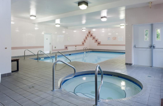 Piscine intérieure Piscine intérieure