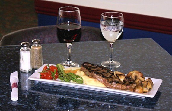 Quaterdeck Inn - Repas Quaterdeck Inn - Repas