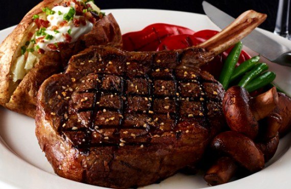 6-whistler-village-inn-repas 6-whistler-village-inn-repas