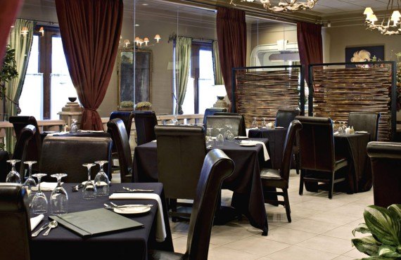 7-carriage-house-inn-lounge 7-carriage-house-inn-lounge