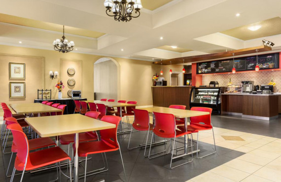 Salle du petit-déjeuner Salle du petit-déjeuner