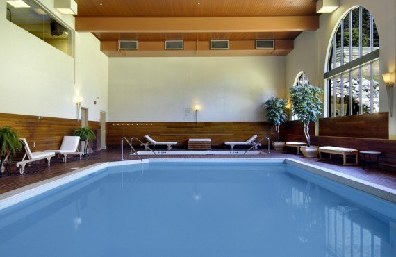 Fairmont Château Louise - Piscine intérieure Fairmont Château Louise - Piscine intérieure