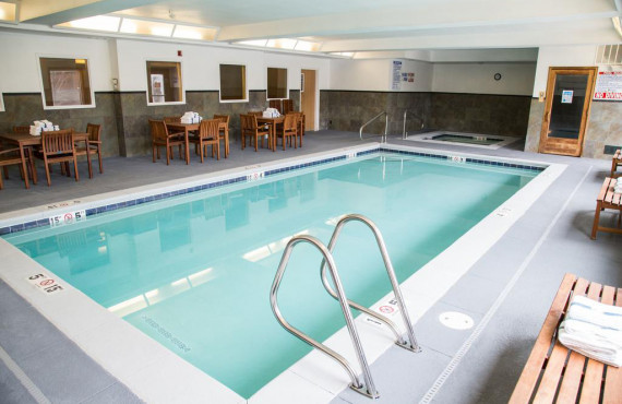 Piscine intérieure Piscine intérieure