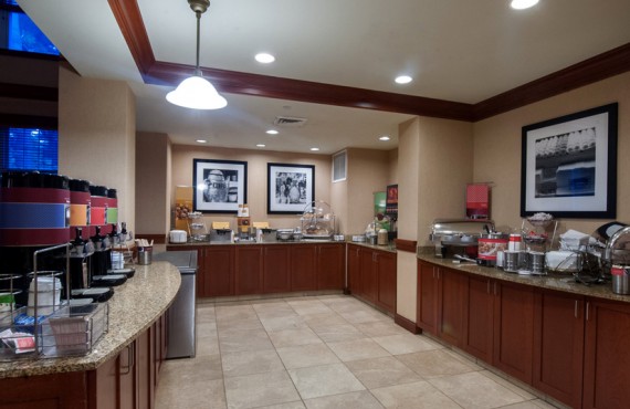 7-hampton-inn-north-conway-dejeuner 7-hampton-inn-north-conway-dejeuner
