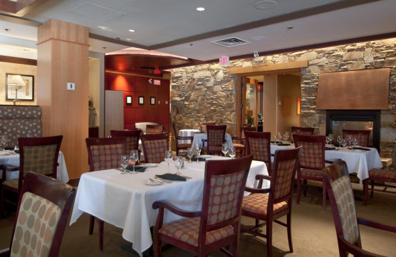 Cinnamon Bear Bar & Grille Cinnamon Bear Bar & Grille
