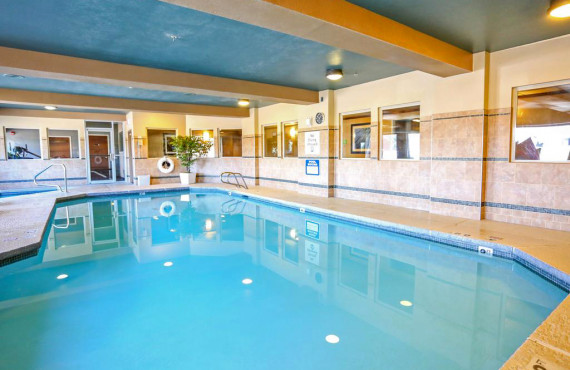 Piscine intérieure Piscine intérieure