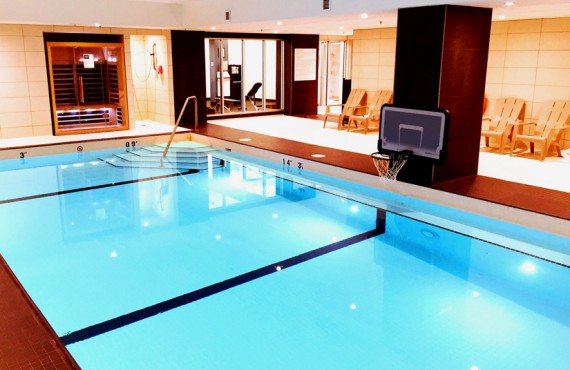 Hôtel Calgary International - Piscine intérieure Hôtel Calgary International - Piscine intérieure
