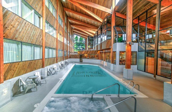 7-lake-louise-inn-pool 7-lake-louise-inn-pool