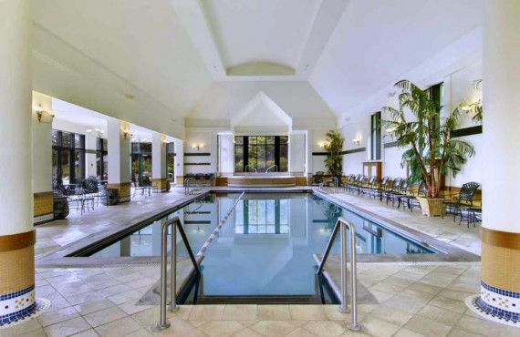 Piscine intérieure Piscine intérieure